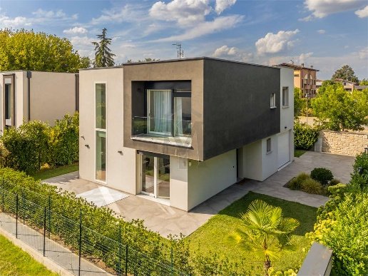 casa indipendente in vendita a Reggio nell'Emilia