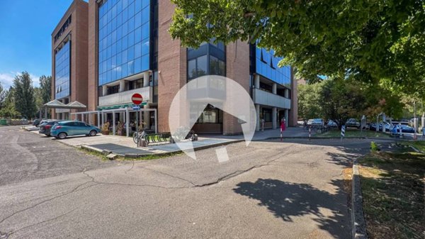ufficio in vendita a Reggio nell'Emilia in zona Tribunale