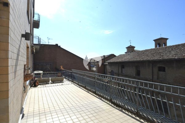 appartamento in vendita a Reggio nell'Emilia in zona Città Storica