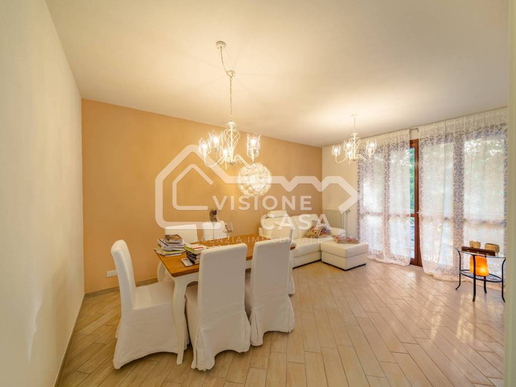 casa indipendente in vendita a Reggio nell'Emilia in zona Città Storica