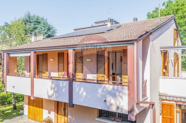 casa indipendente in vendita a Reggio nell'Emilia in zona San Prospero Strinati