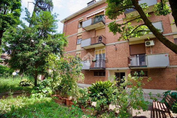 appartamento in vendita a Reggio nell'Emilia in zona Tribunale