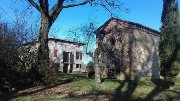 casa indipendente in vendita a Reggio nell'Emilia in zona Città Storica