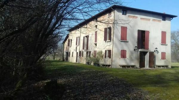 casa indipendente in vendita a Reggio nell'Emilia in zona Città Storica