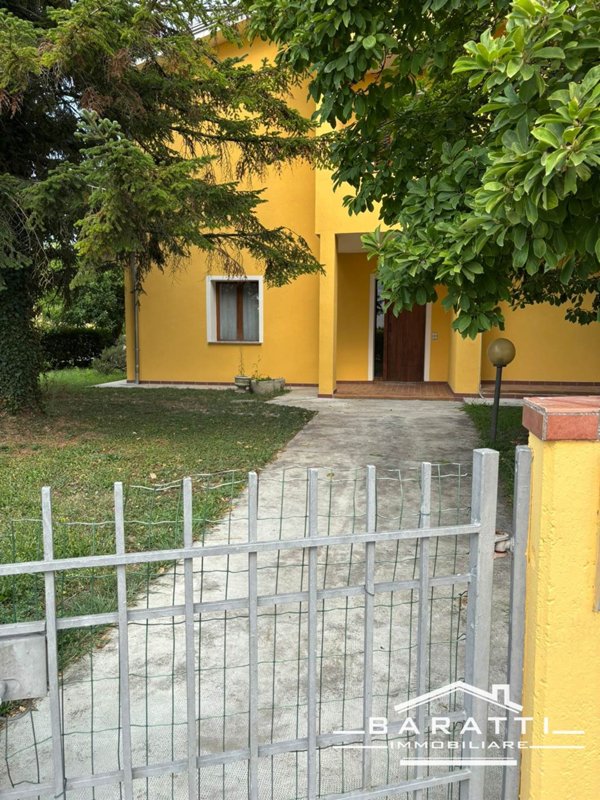 casa indipendente in vendita a Reggio nell'Emilia