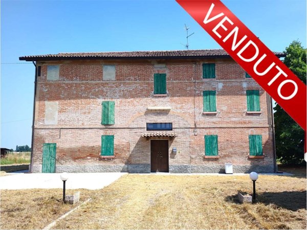 casa indipendente in vendita a Reggio nell'Emilia