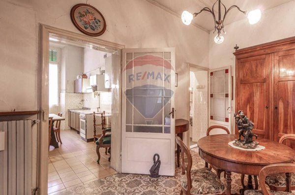 casa indipendente in vendita a Reggio nell'Emilia in zona Città Storica