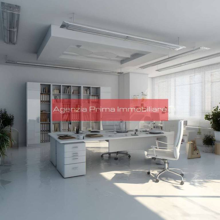 locale commerciale in vendita a Reggio nell'Emilia