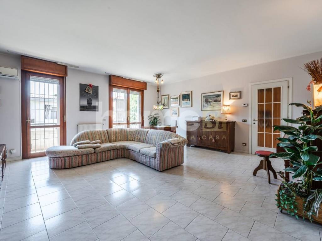 appartamento in vendita a Reggio nell'Emilia in zona San Prospero Strinati