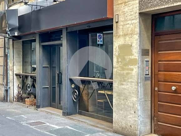 negozio in vendita a Reggio nell'Emilia in zona Città Storica