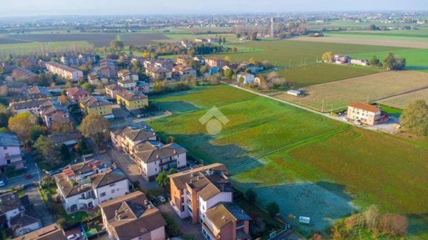 terreno agricolo in vendita a Reggio nell'Emilia in zona Roncocesi