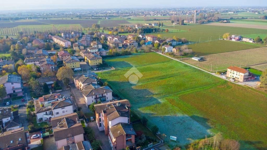 terreno agricolo in vendita a Reggio nell'Emilia in zona Roncocesi