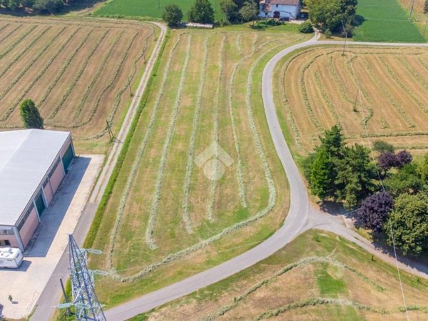 terreno edificabile in vendita a Reggio nell'Emilia in zona Pieve Modolena