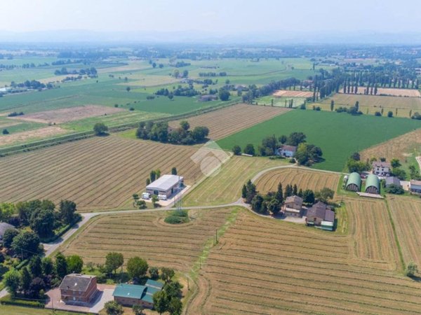 terreno edificabile in vendita a Reggio nell'Emilia in zona Pieve Modolena