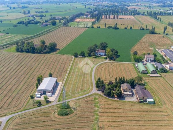 terreno edificabile in vendita a Reggio nell'Emilia in zona Pieve Modolena