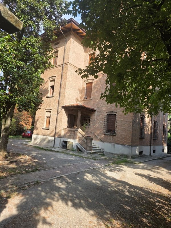 appartamento in vendita a Reggio nell'Emilia in zona Città Storica