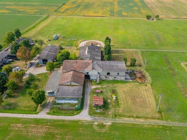 casa indipendente in vendita a Reggio nell'Emilia in zona Roncocesi