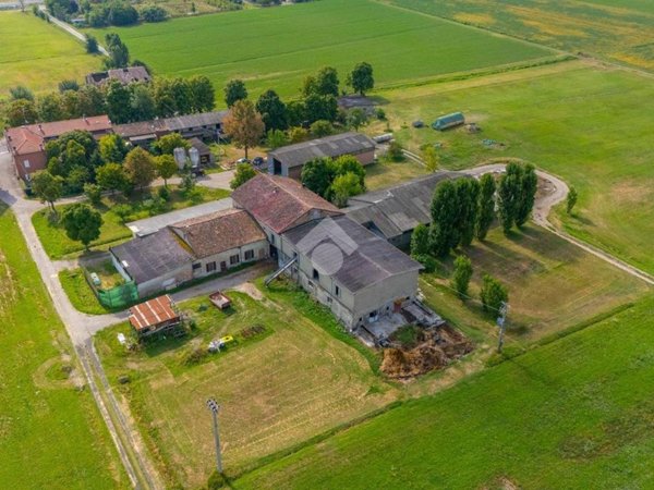 casa indipendente in vendita a Reggio nell'Emilia in zona Roncocesi