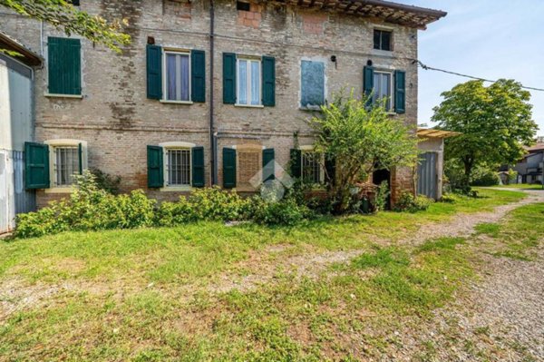 terreno agricolo in vendita a Reggio nell'Emilia in zona Roncocesi