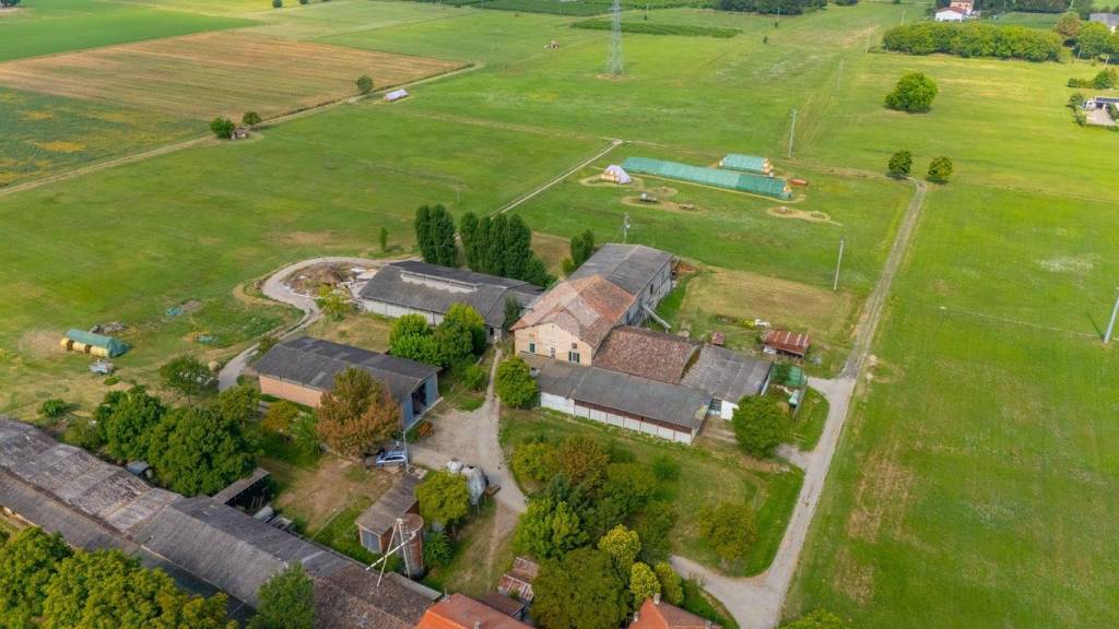 terreno agricolo in vendita a Reggio nell'Emilia in zona Roncocesi