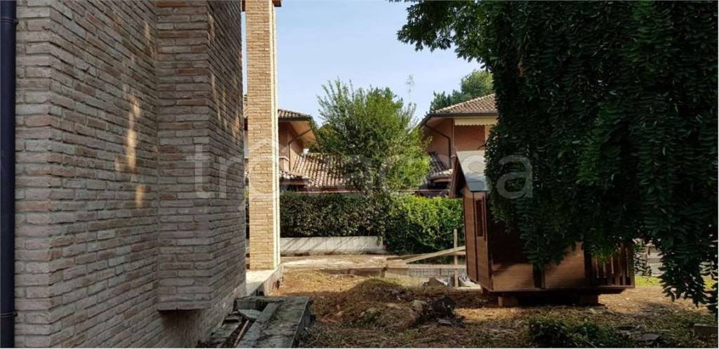 casa indipendente in vendita a Reggio nell'Emilia in zona Città Storica