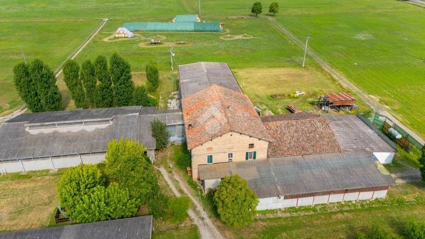 casa indipendente in vendita a Reggio nell'Emilia in zona Roncocesi