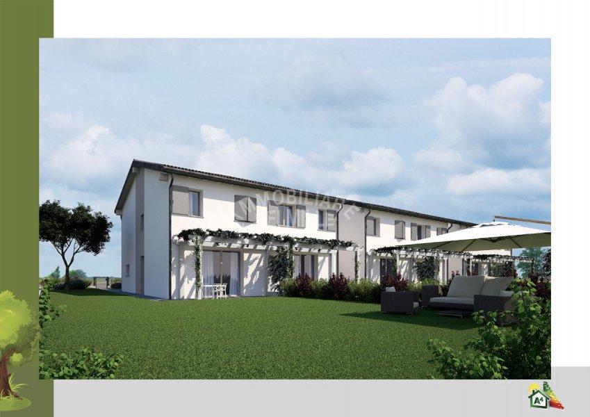 negozio in vendita a Reggio nell'Emilia in zona Città Storica