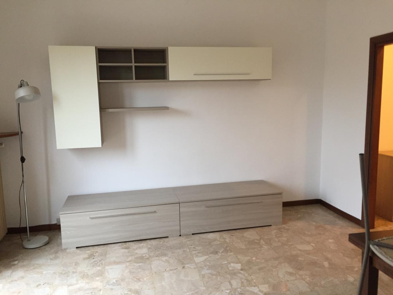 appartamento in vendita a Reggio nell'Emilia in zona Città Storica