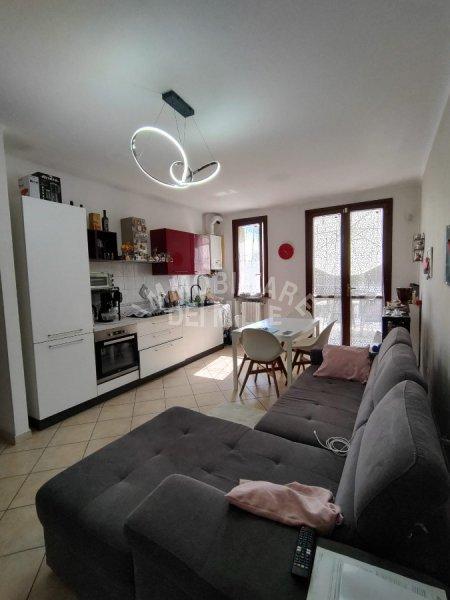 appartamento in vendita a Reggio nell'Emilia in zona Città Storica