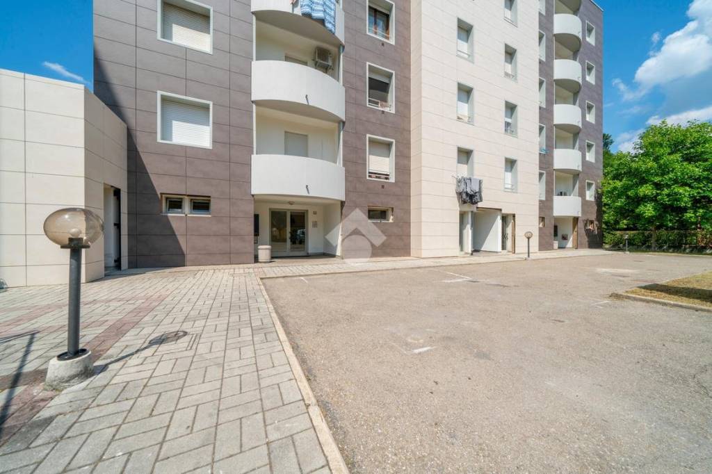 appartamento in vendita a Reggio nell'Emilia in zona San Prospero Strinati