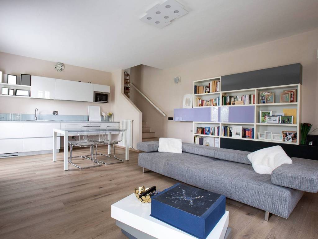 casa indipendente in vendita a Reggio nell'Emilia in zona Mancasale