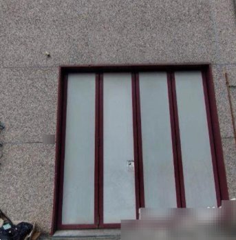 locale di sgombero in vendita a Reggio nell'Emilia in zona San Maurizio