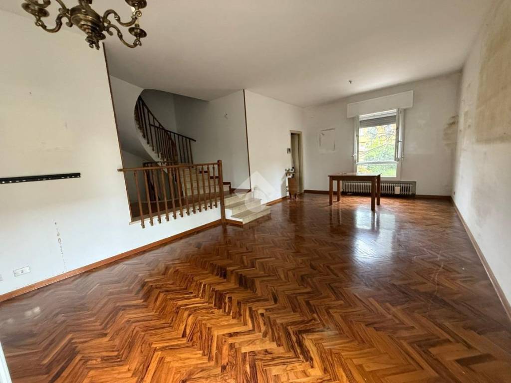 casa indipendente in vendita a Reggio nell'Emilia in zona Belvedere