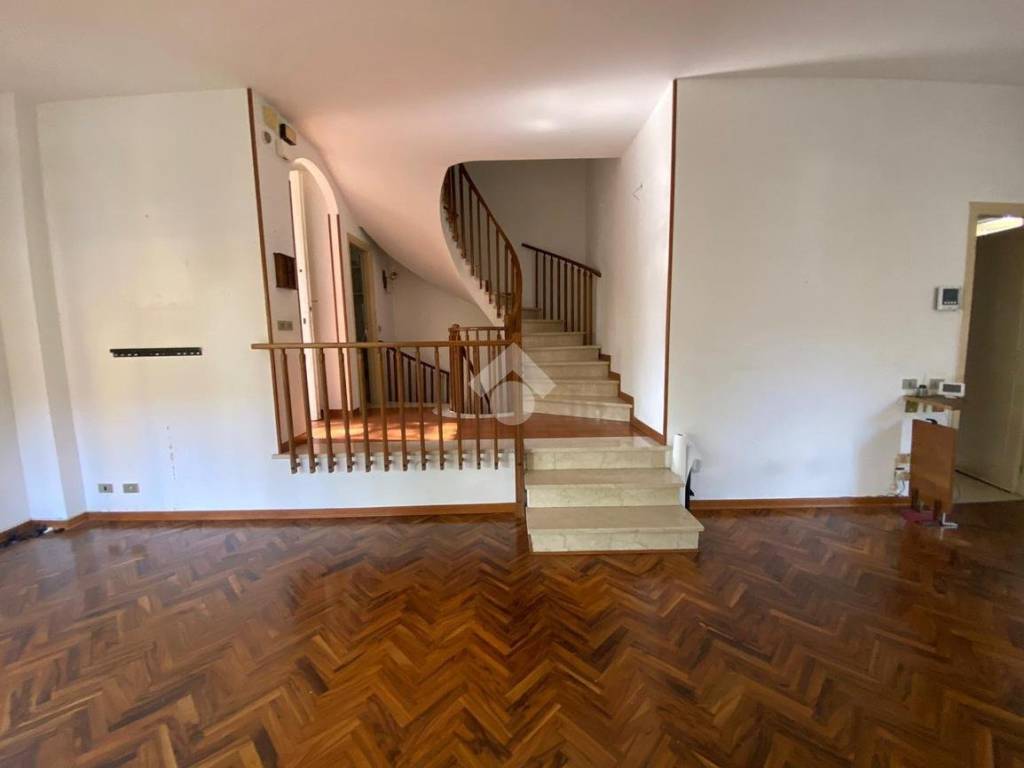 casa indipendente in vendita a Reggio nell'Emilia in zona Belvedere