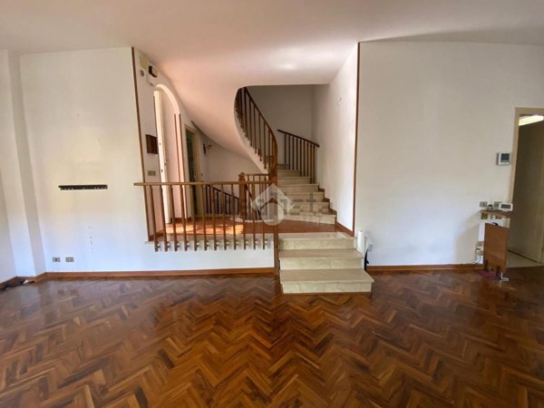 casa indipendente in vendita a Reggio nell'Emilia in zona Belvedere