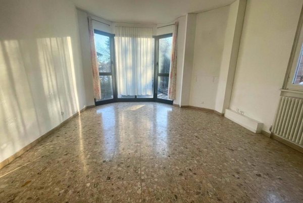 appartamento in vendita a Reggio nell'Emilia in zona Città Storica