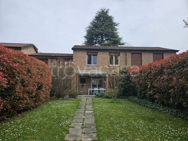 casa indipendente in vendita a Reggio nell'Emilia in zona Baragalla