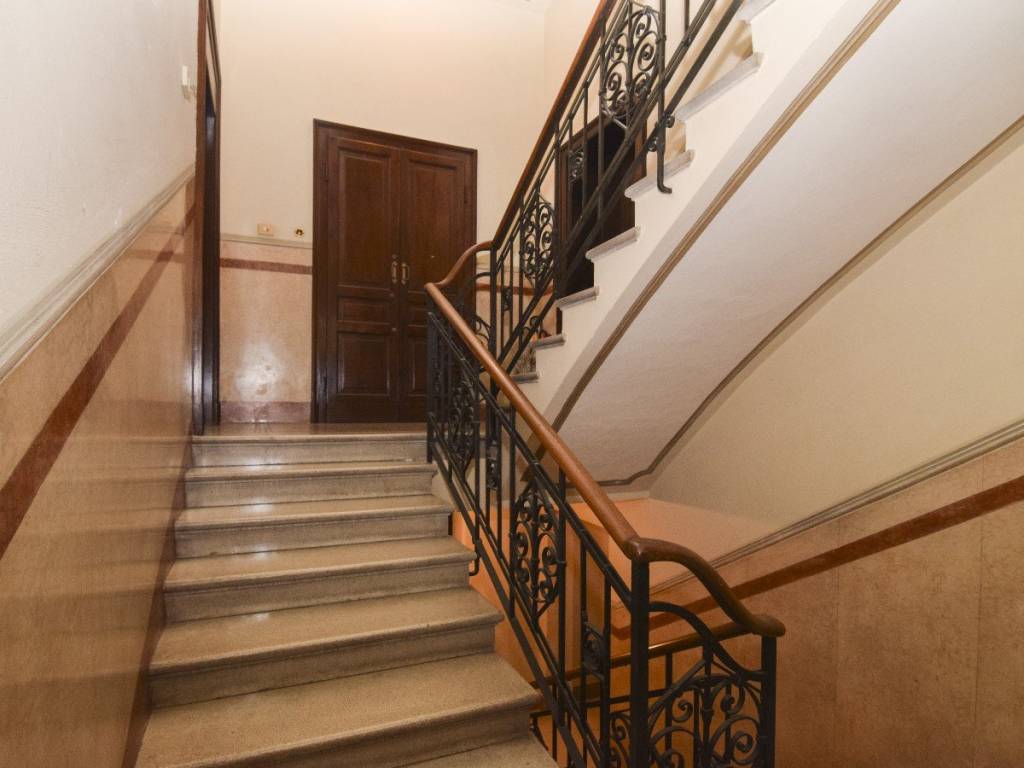 appartamento in vendita a Reggio nell'Emilia in zona Città Storica