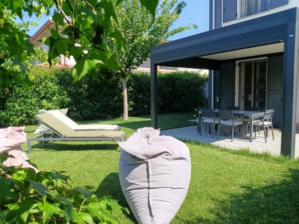 casa indipendente in vendita a Reggio nell'Emilia