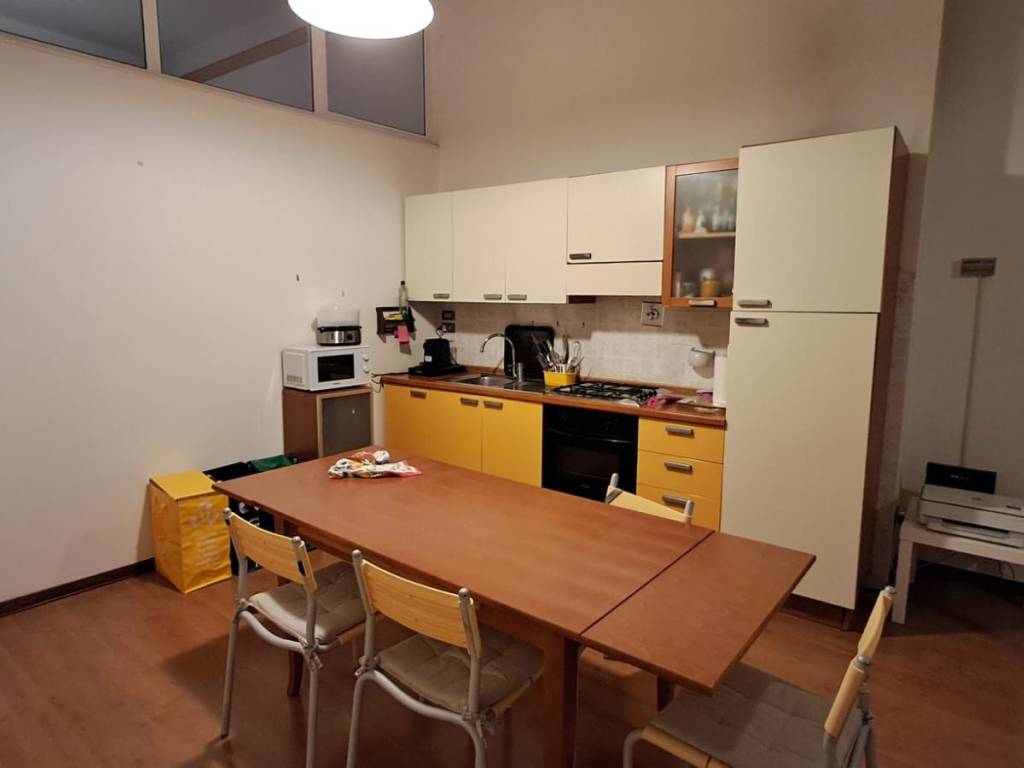 appartamento in vendita a Reggio nell'Emilia in zona Città Storica
