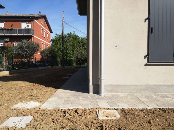 casa indipendente in vendita a Reggio nell'Emilia in zona Rivalta