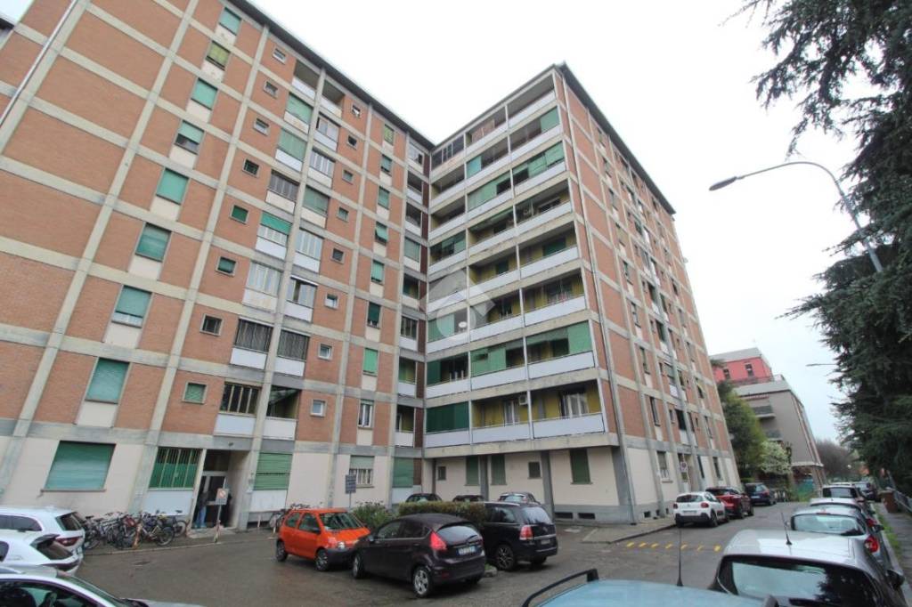 appartamento in vendita a Reggio nell'Emilia in zona Ospizio