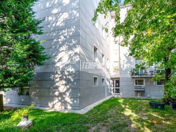 appartamento in vendita a Reggio nell'Emilia in zona Città Storica