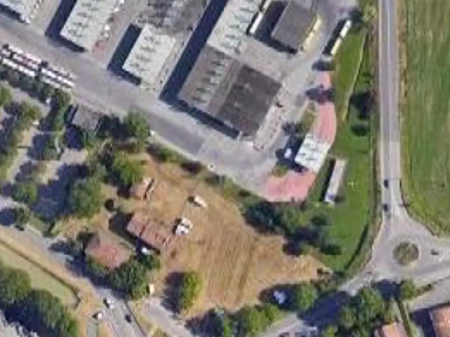 locale di sgombero in vendita a Reggio nell'Emilia in zona Santa Croce