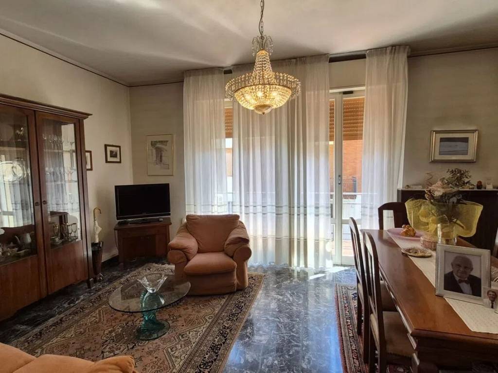 appartamento in vendita a Reggio nell'Emilia in zona Orologio