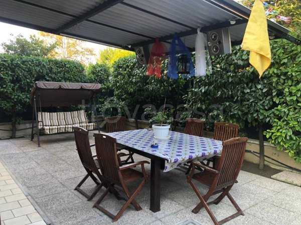 casa indipendente in vendita a Reggio nell'Emilia in zona Buco del Signore