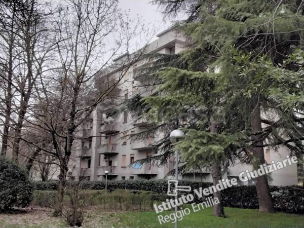 appartamento in vendita a Reggio nell'Emilia in zona Mirabello