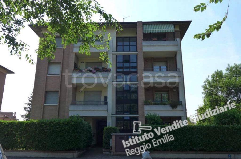 appartamento in vendita a Reggio nell'Emilia in zona Tribunale