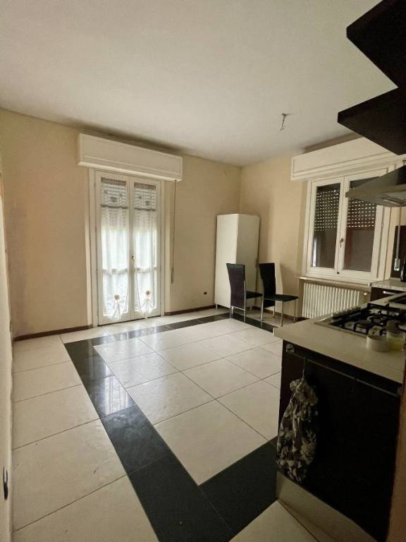 appartamento in vendita a Reggio nell'Emilia in zona Città Storica