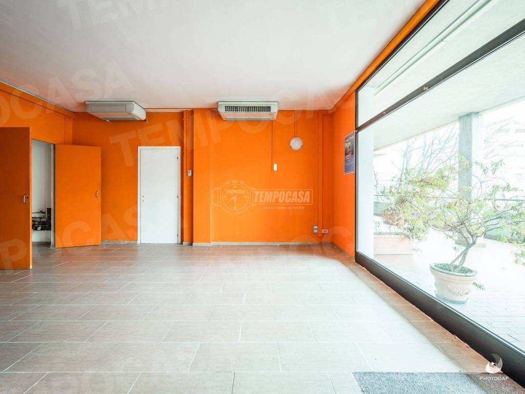 ufficio in vendita a Reggio nell'Emilia in zona Città Storica